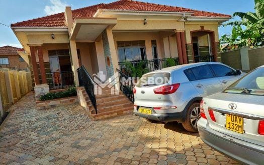 Gorgeous New Bangalow in Kira