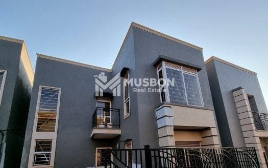 Spacious villas in Kira town