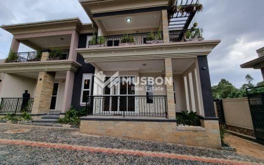 Executive estate house in Kisaasi