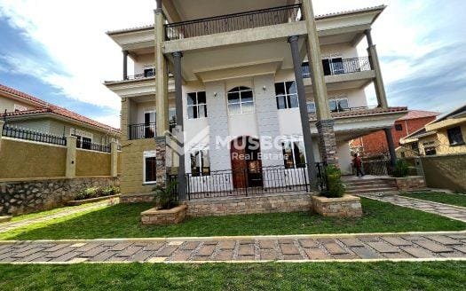 Six bedroom Lake view mansion in Muyenga