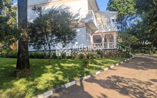 EXECUTIVE 5BEDROOM STOREYED HOUSE FOR RENT IN BUGOLOBI