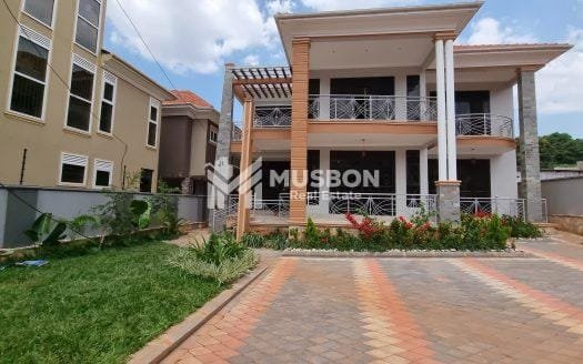 Spacious mansion for sale in Kisaasi