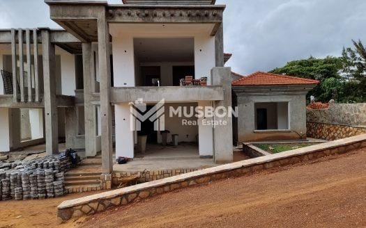 Lake side mansion for sale in Munyonyo