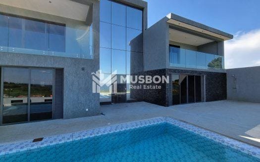 Lake side mansion for sale in Munyonyo