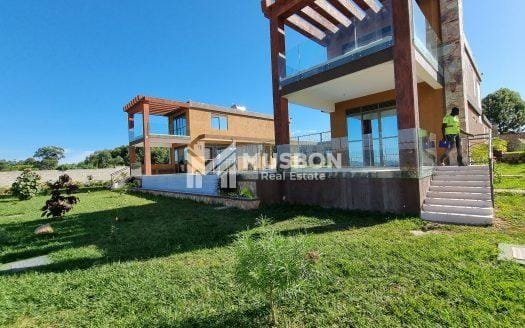 Hotel for sale in kigo