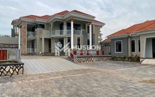Luxurious 6bed mansion in Kira