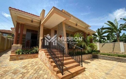 Stunning bangalow in Kira