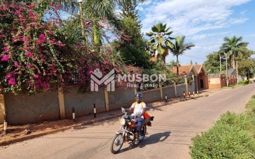 25 decimals plot upper Muyenga