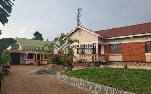 THREE BEDROOMED HOUSE FOR RENT