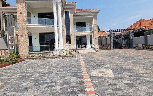 Gorgeous house In Kira for sale