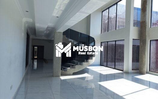 Mansion for sale in Entebbe