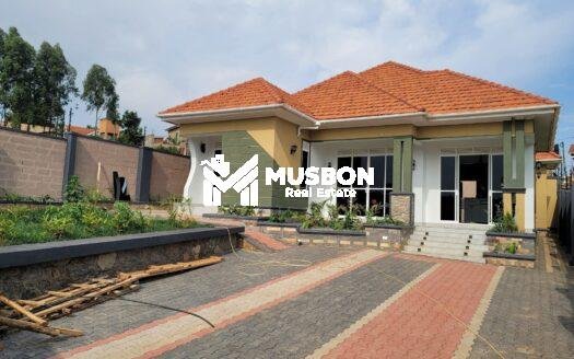 Spacious bangalow in kisaasi
