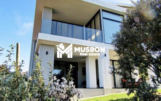 Villa for sale in Mbuya